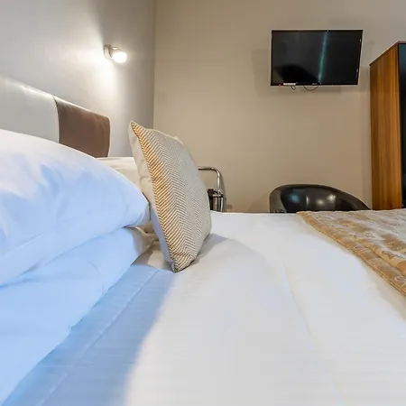 - With Free Car Parking Onsite *