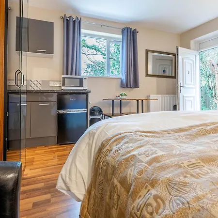 Windermere Studio Rooms - With Free Car Parking Onsite Konukevi Windermere