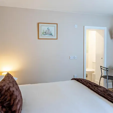 - With Free Car Parking Onsite *